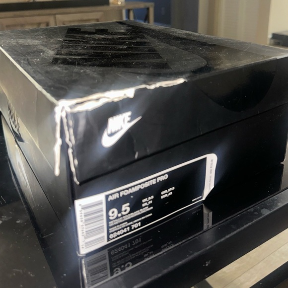 Nike Air Foamposite Pro Metallic Gold size 9.5 - Picture 3 of 8